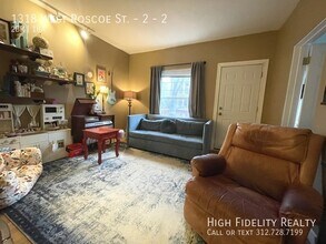 1318 W Roscoe St in Chicago, IL - Building Photo - Building Photo