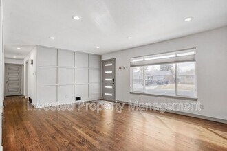 3004 S Zurich Ct in Denver, CO - Building Photo - Building Photo