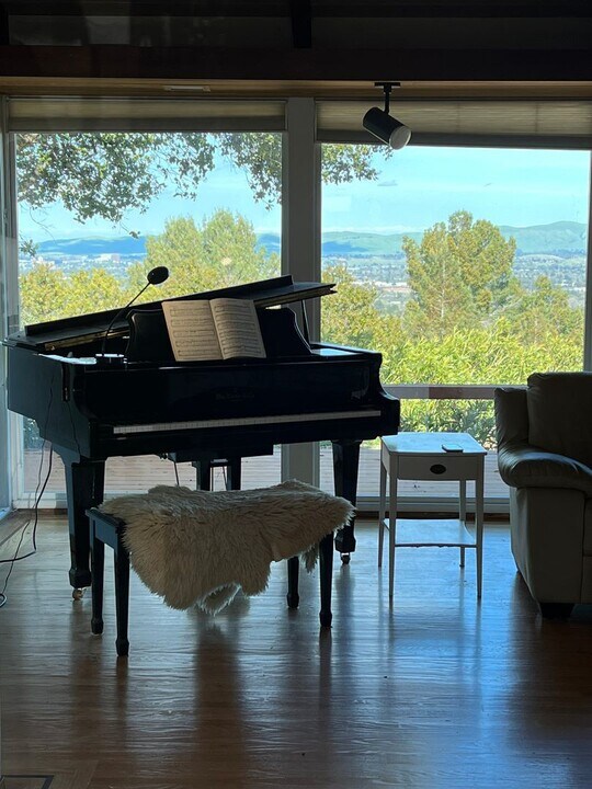 1542 Rancho View Dr in Lafayette, CA - Building Photo