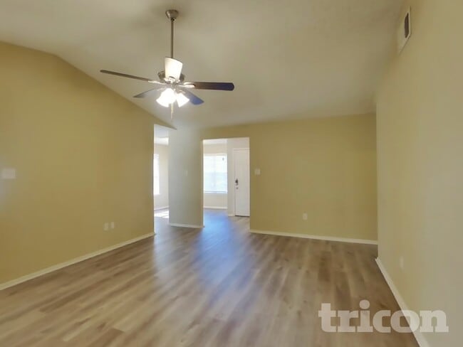 1015 Cedar Run Dr in Duncanville, TX - Building Photo - Building Photo