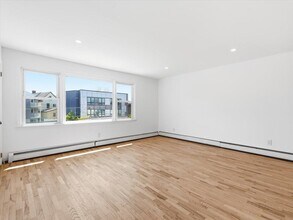 137 John F. Kennedy Blvd in Bayonne, NJ - Building Photo - Building Photo