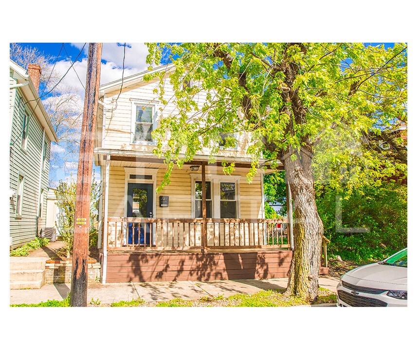 727 N Pitt St in Carlisle, PA - Building Photo