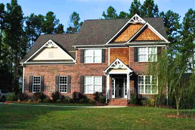 property at 2011 Hayes Dr