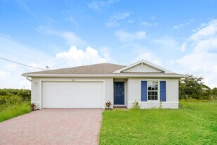 548 Woodview Dr in Lehigh Acres, FL - Building Photo