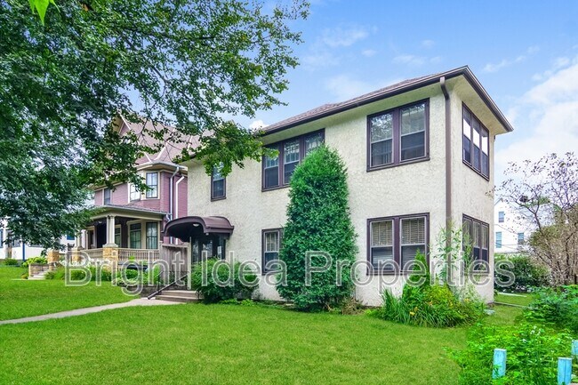 969 St Clair Ave in St. Paul, MN - Building Photo - Building Photo