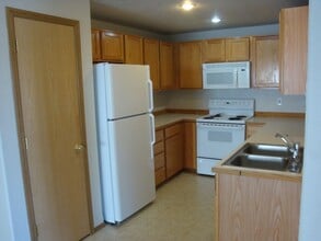 2427 SW Wickiup Ct in Redmond, OR - Building Photo - Building Photo