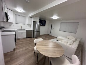 1747 NE 147th St in Shoreline, WA - Foto de edificio - Building Photo