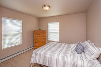 West Ridge Apartments in Dickinson, ND - Building Photo - Interior Photo