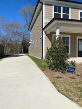 Room in House on Hedge Maple Dr in Raleigh, NC - Building Photo - Building Photo