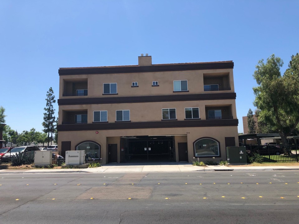 120 Ballantyne st, Unit 5 in El Cajon, CA - Building Photo