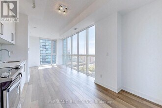 5180-5180 Yonge St in Toronto, ON - Building Photo - Building Photo