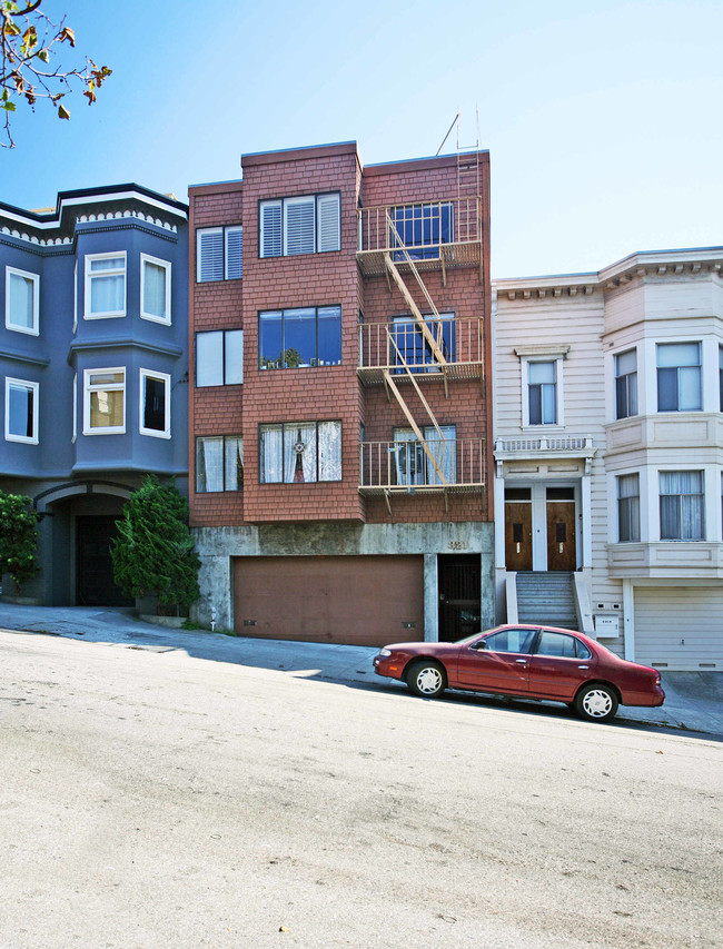 321 Chestnut St in San Francisco, CA - Foto de edificio - Building Photo