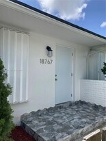 18767 SW 100th Ave in Cutler Bay, FL - Building Photo