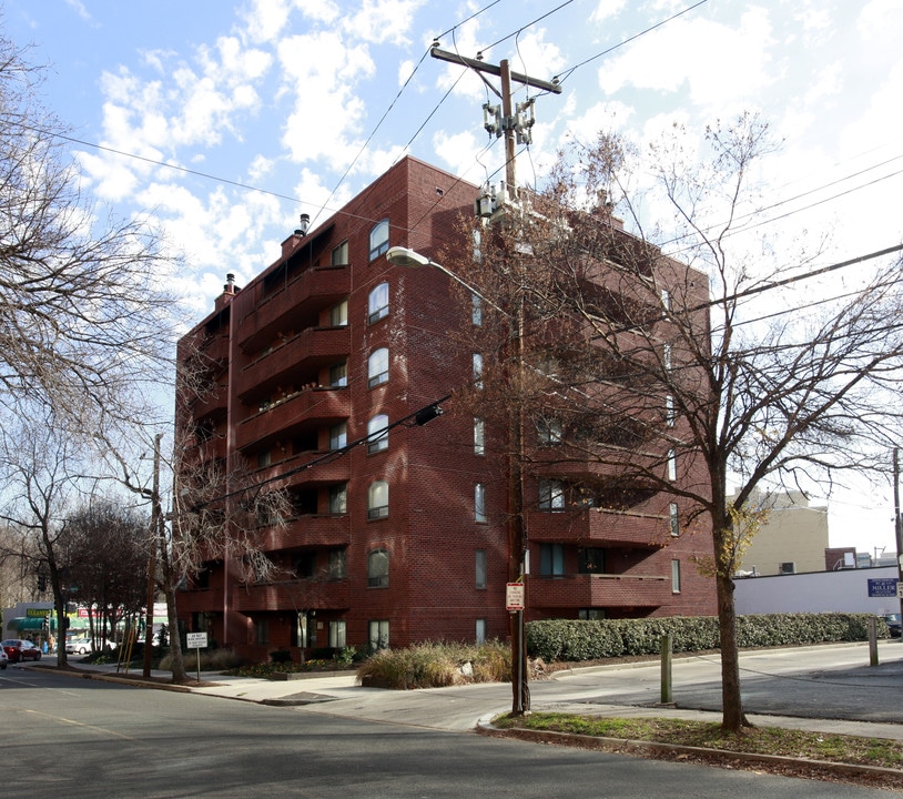 The Hastings in Washington, DC - Building Photo