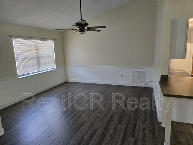 1305 Fuchsia Dr in Holiday, FL - Foto de edificio - Building Photo