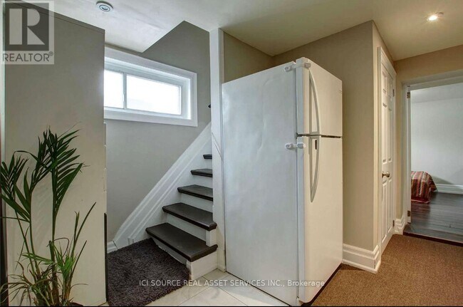 627 Trudale Ct in Oakville, ON - Building Photo - Building Photo