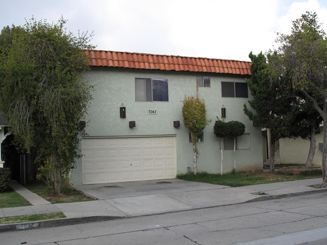 7043 Milton Ave in Whittier, CA - Foto de edificio - Building Photo