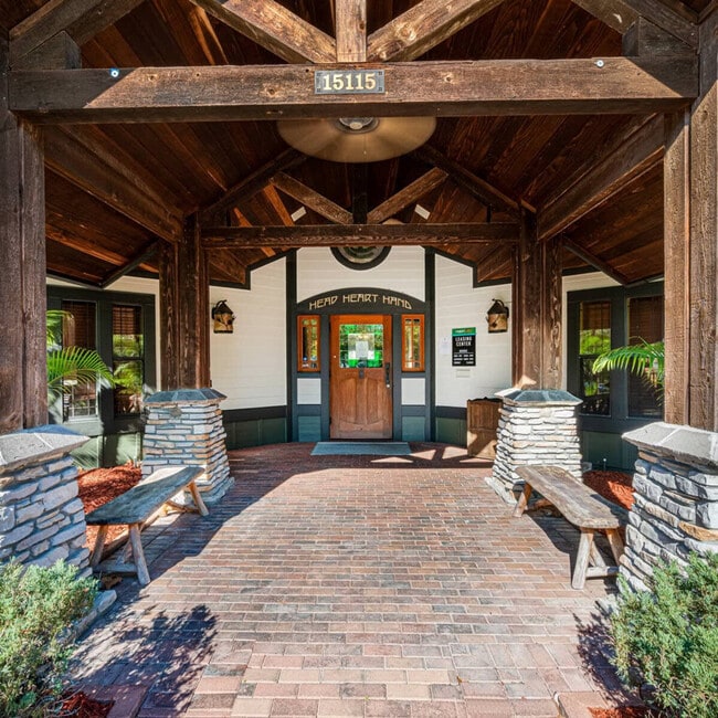 2505 Livingston Ave in Lutz, FL - Building Photo - Building Photo