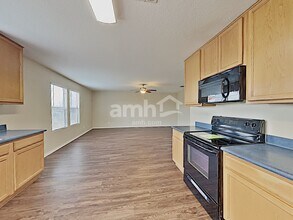 7915 Arabian Cv in San Antonio, TX - Building Photo - Building Photo