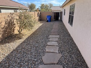 8822 S 10th St in Phoenix, AZ - Building Photo - Building Photo