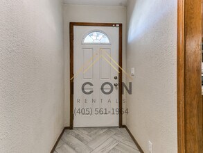 8804 NW 92nd St in Oklahoma City, OK - Building Photo - Building Photo