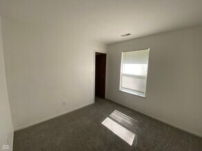 450 Ashby Dr in Greenfield, IN - Building Photo - Building Photo