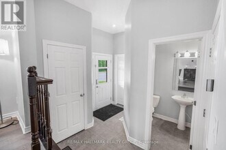 100 Lerta Way in Ottawa, ON - Building Photo - Building Photo