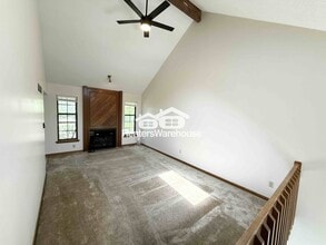 612 SE Kristi Ln in Lee's Summit, MO - Building Photo - Building Photo