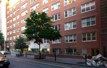 Clinton Towers Apt. Corp in Brooklyn, NY - Building Photo - Building Photo