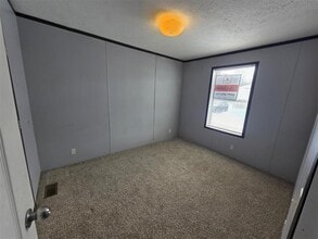 300 Bay Port Cir in Springport, MI - Building Photo - Building Photo
