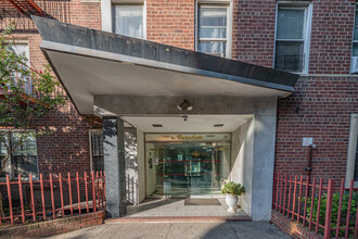 The Barcelona in Jackson Heights, NY - Building Photo - Building Photo