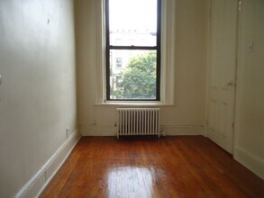 250 Carlton Ave in Brooklyn, NY - Building Photo - Building Photo