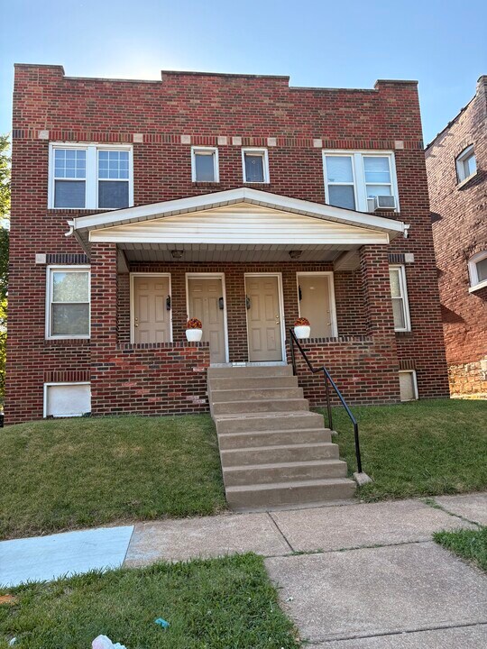 3739-3741-3741 Bamberger Ave in St. Louis, MO - Building Photo