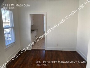 1411 W Magnolia Ave in San Antonio, TX - Building Photo - Building Photo