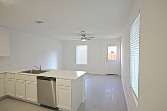 6730 Marble Rdg in Elmendorf, TX - Building Photo - Building Photo