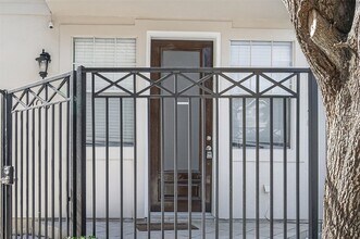 105 Detering St in Houston, TX - Foto de edificio - Building Photo