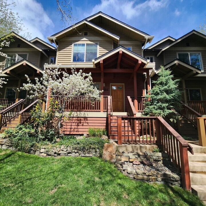 1850 NW Shevlin Park Rd in Bend, OR - Building Photo