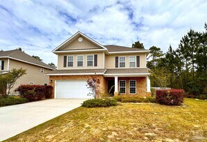 8600 Bucklebury Dr in Pensacola, FL - Building Photo