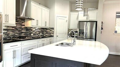 6683 Escondido St in Irving, TX - Building Photo - Building Photo