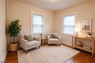 17 Mountain View Pl in Montclair, NJ - Building Photo - Building Photo