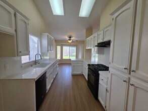 444 N Tommy St in Visalia, CA - Building Photo - Building Photo