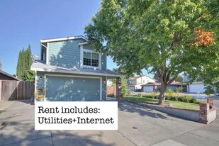 3426 Rancho Rio Way in Sacramento, CA - Building Photo