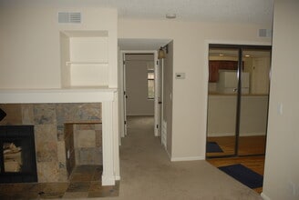 13950 E Oxford Plz, Unit A313 in Aurora, CO - Building Photo - Building Photo