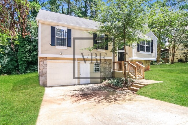 3696 Dogwood Farm Rd in Decatur, GA - Building Photo - Building Photo