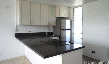 5210 Likini St in Honolulu, HI - Building Photo - Building Photo