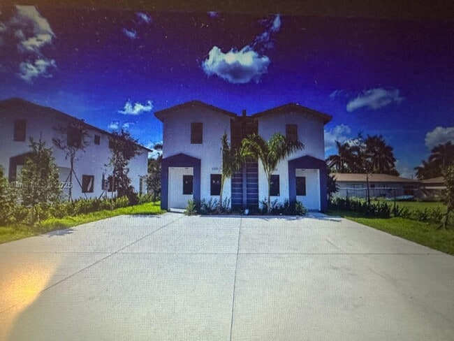 property at 1233 NW 9th Ave