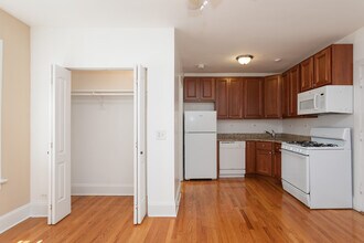 2048 N Cleveland Ave in Chicago, IL - Building Photo - Building Photo