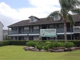 313 Dirksen Dr in Debary, FL - Building Photo