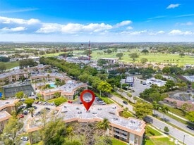 7400 Miami Lakes Dr in Miami Lakes, FL - Building Photo