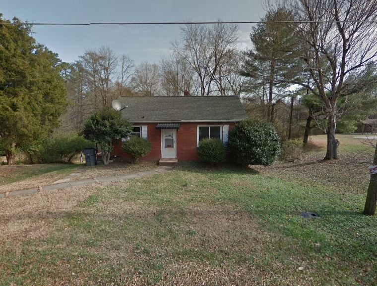 724 N Main St in Walnut Cove, NC - Building Photo